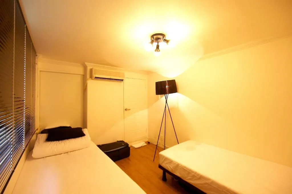 Pop @ Itaewon Guesthouse 2*, Seoul